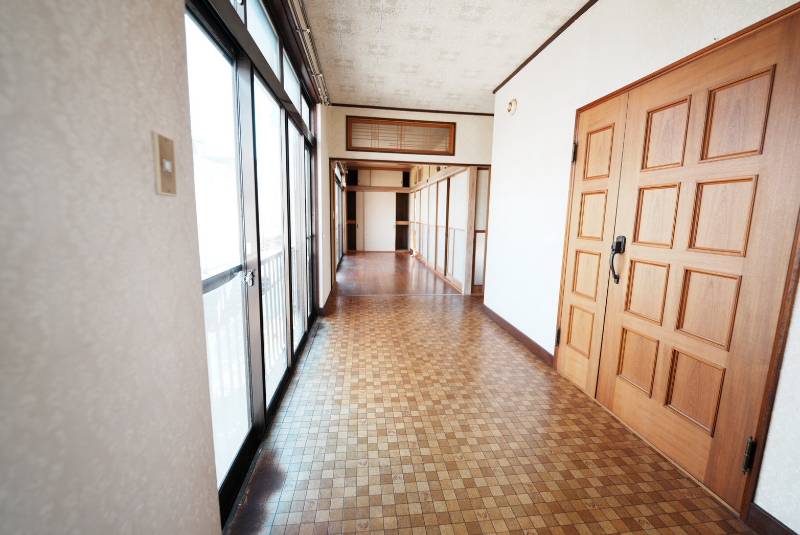 石堂町7-47戸建 戸建号室 玄関